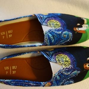 Adorable "Bassett Hound" canvas slip on shoes